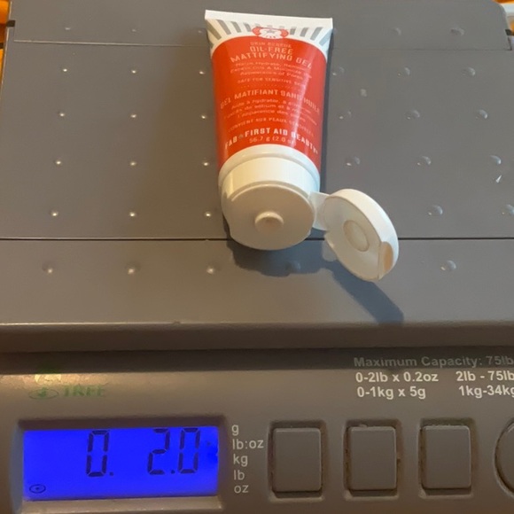 First Aid Beauty Oil-Free Mattifying Gel, Preowned - Picture 4 of 5